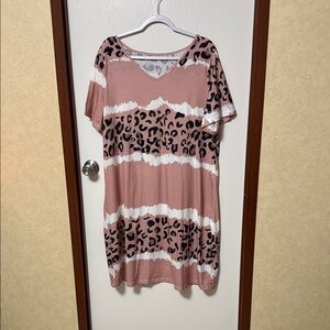 SHEIN Leopard Print V-Neck Women's Top Size 1XL
